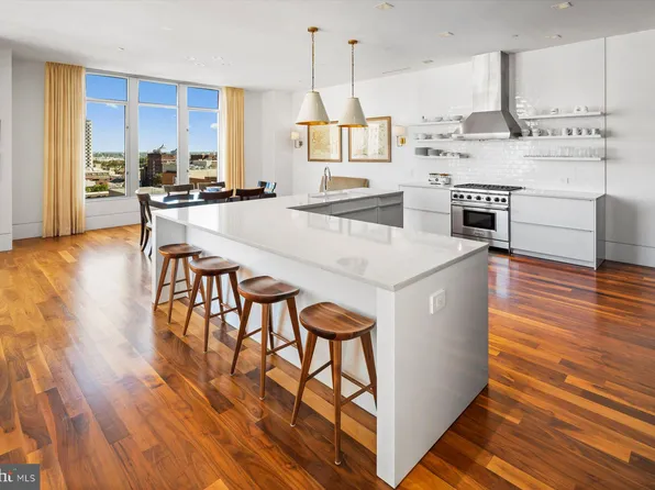 1101 Locust St #11E, Philadelphia, PA 19107