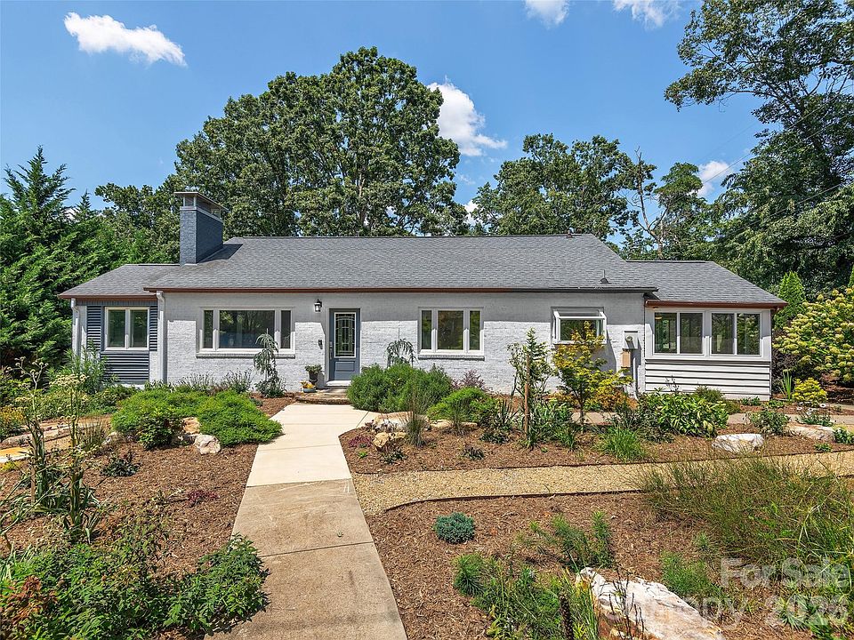 1st image of 29 White Pine Dr