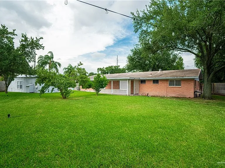 2202 Ella St — Photo 29