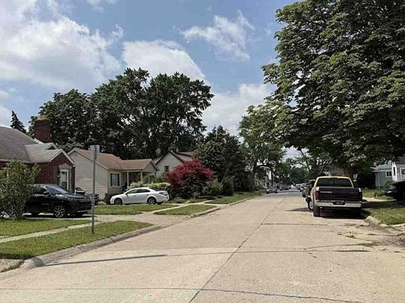 Exterior Neighborhood (street photo)