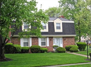 9047 Woodview Dr, Pittsburgh, PA 15237