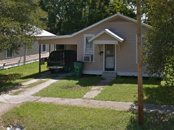 703 6th St, Rayne, LA 70578