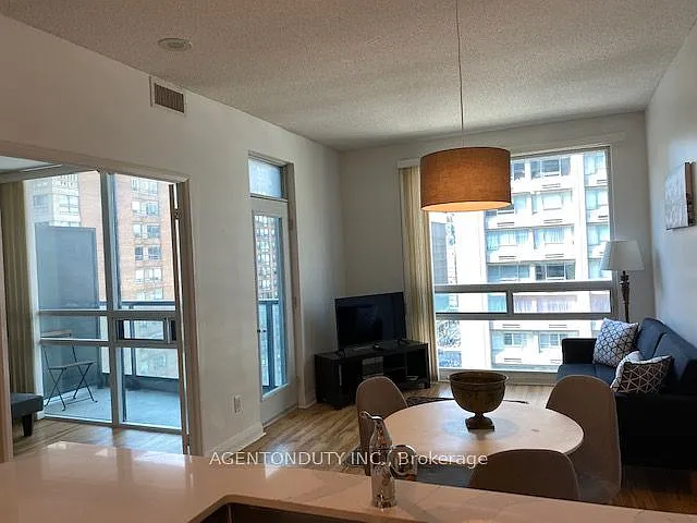 1121 Bay St #1505 — Photo 6