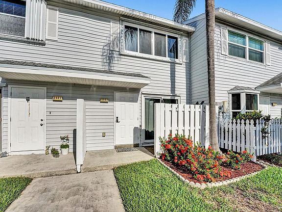 4th image of 2523 NE 15th Street