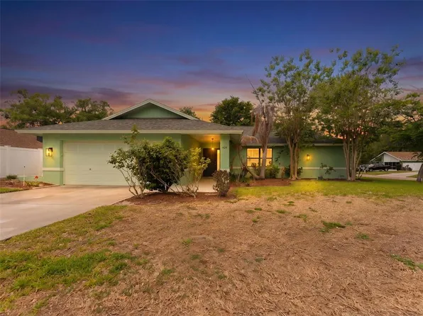 1424 Oakwood Ln, Plant City, FL 33563