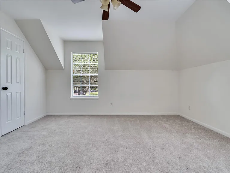 1127 Gloria Ct — Photo 45