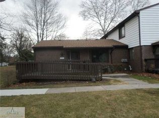 3918 Hunters Ridge Dr APT 4, Lansing, MI 48911