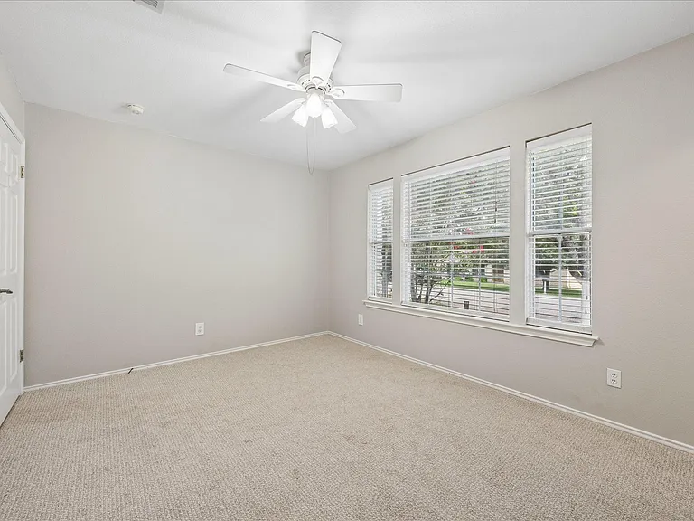 500 Millington Ln — Photo 32