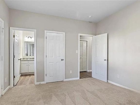 5th image of 9645 Walkers Glen Dr