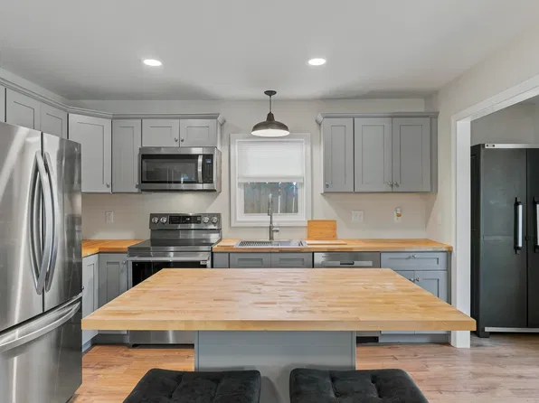 3 Redington Street, Waterville, ME 04901