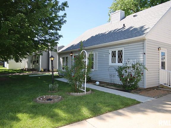 4th image of 305 Manor St