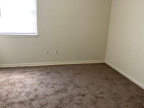 5th image of 306 Loire Ave APT C