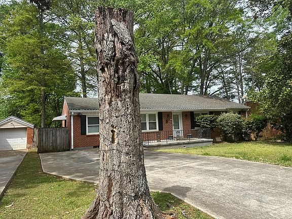 3rd image of 2505 Plantation Dr