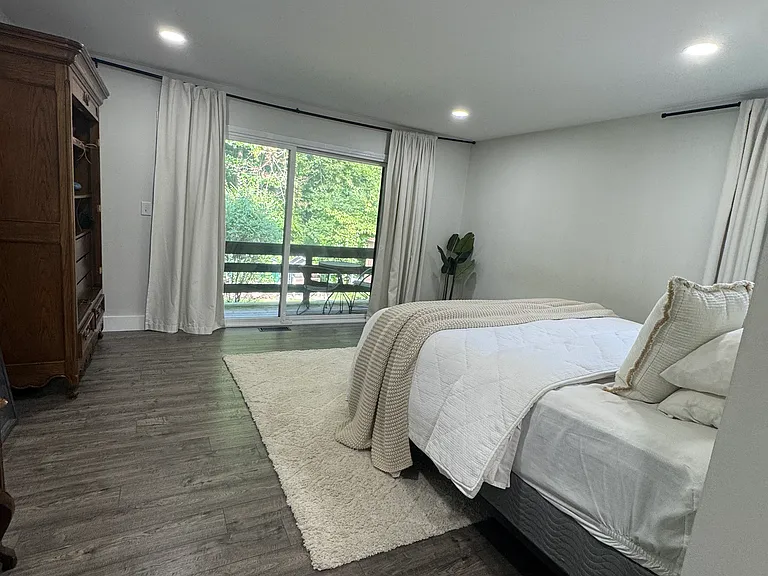 5730 Pineview Dr — Photo 15
