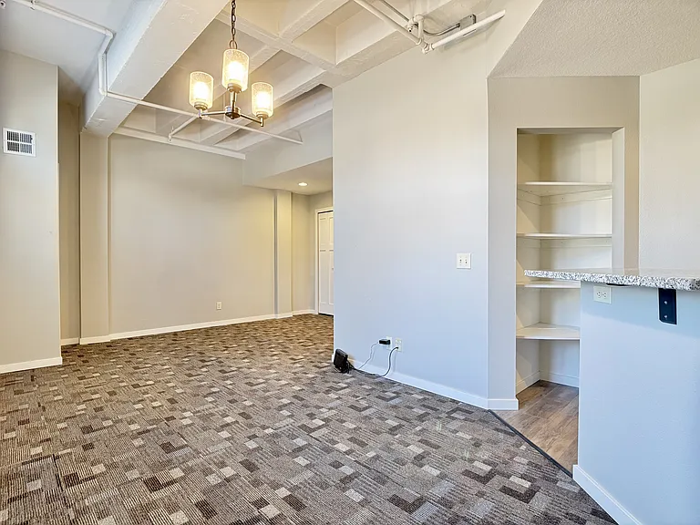 207 4th St E #25 — Photo 9