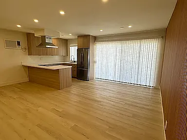 8223 Blackburn Ave. — Photo 8