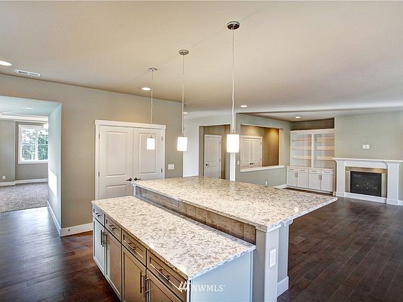 4th image of 8303 172nd Avenue E