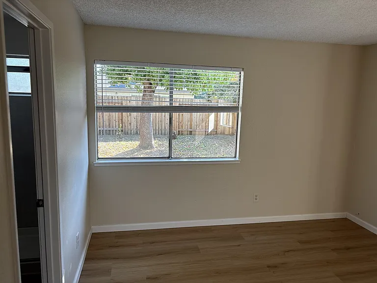 9360 Mira Del Rio Dr #B — Photo 11