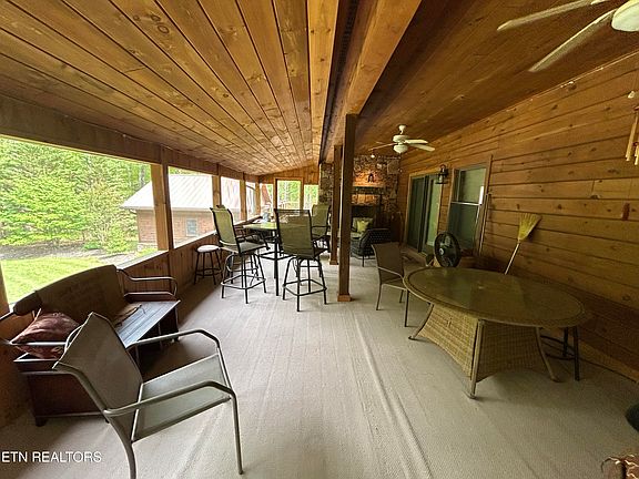 23rd image of 150 Red Oak Dr