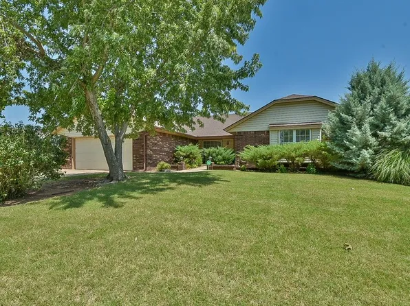 904 Richmond Rd, Edmond, OK 73034