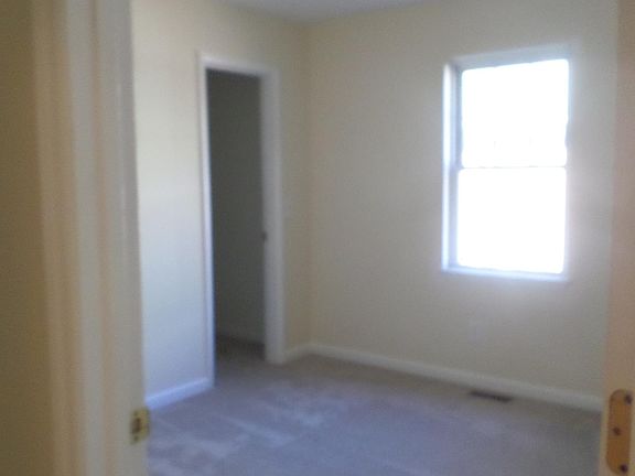 4th image of 302 Bingham St