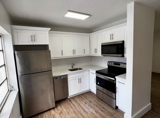 858 SW 2nd St #1, Miami, FL 33130