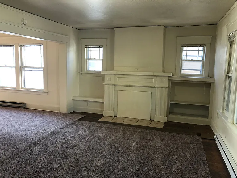 1348 Oak St — Photo 4