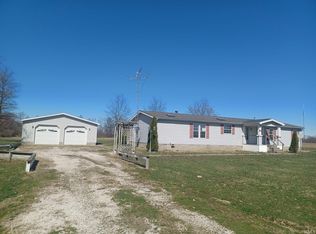 8453 Madison Ln, Bridgeport, IL 62417