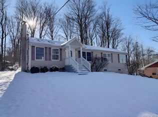 3 Glade Rd, Poughkeepsie, NY 12601