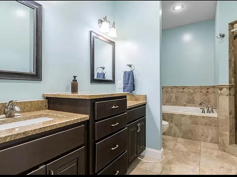 1239 Hetlage Way — Photo 12
