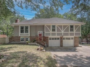 12817 Byars Rd, Grandview, MO 64030