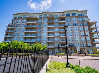 15 Stollery Pond Cres #305, Markham, ON L6C 0Y4