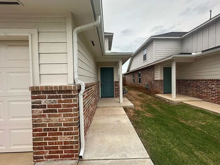 10814 NW 119th Pl — Photo 4
