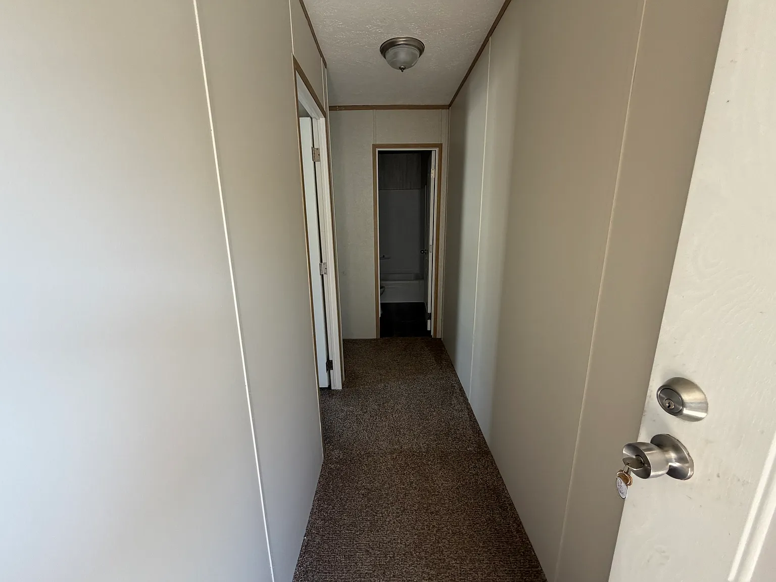3 bed, 1056 sqft, $1,353 — Photo 4