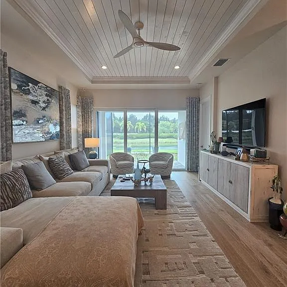 9007 Saint Lucia Dr — Photo 10