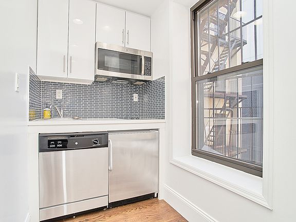 5th image of 69 Clinton St #3AA