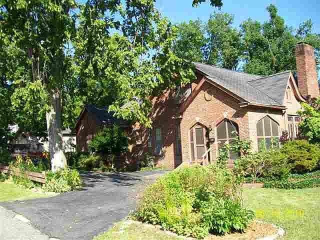 1st image of 200 Friedman Ave