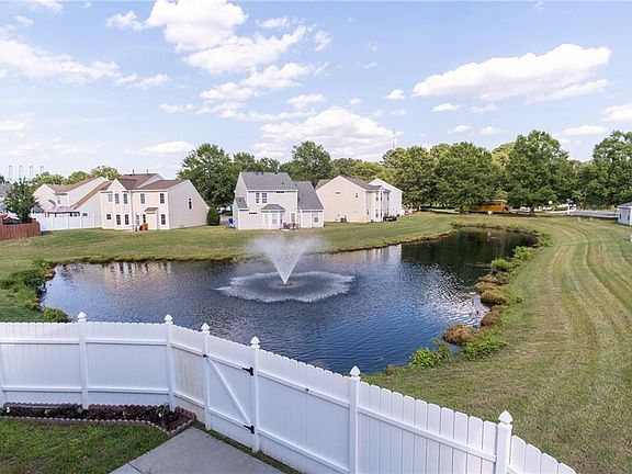 3rd image of 44 Creekside Dr #18
