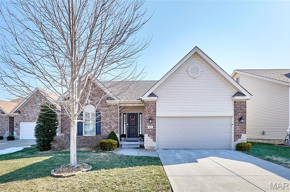 1st image of 935 Ridgepointe Place Cir