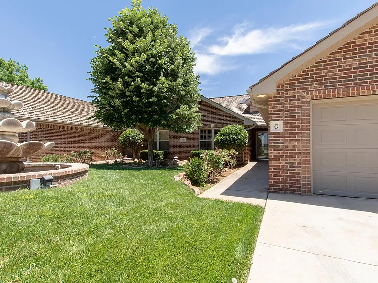 2205 N Norris St — Photo 2