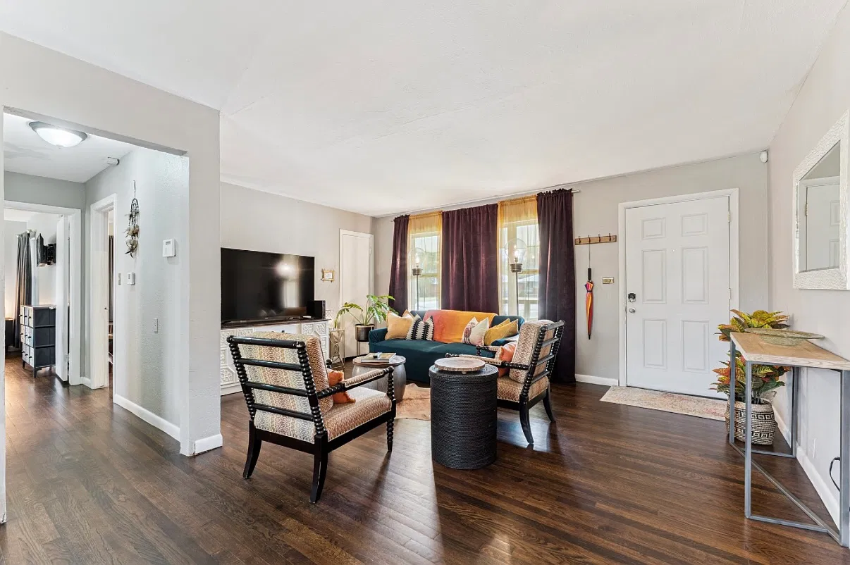 2359 W Britton Rd — Photo 4
