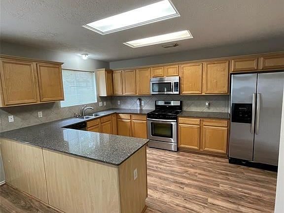 3rd image of 22857 Lantern Hills Dr