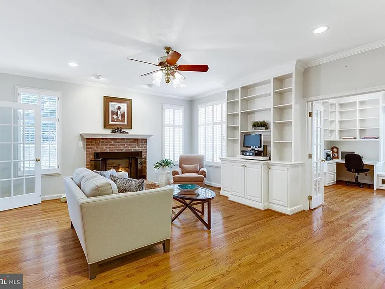 1207 Artnauman Ct — Photo 10