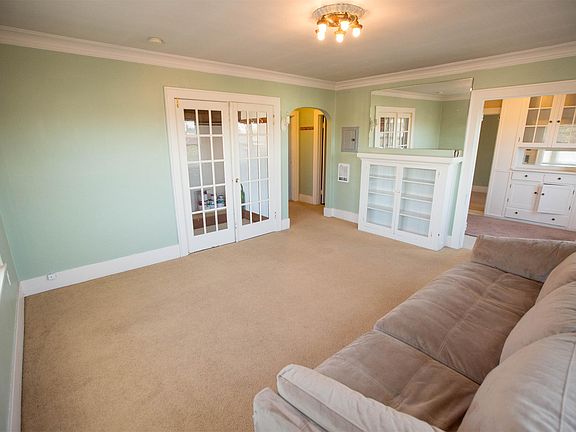 3rd image of 3910 Yakima Ave APT 31