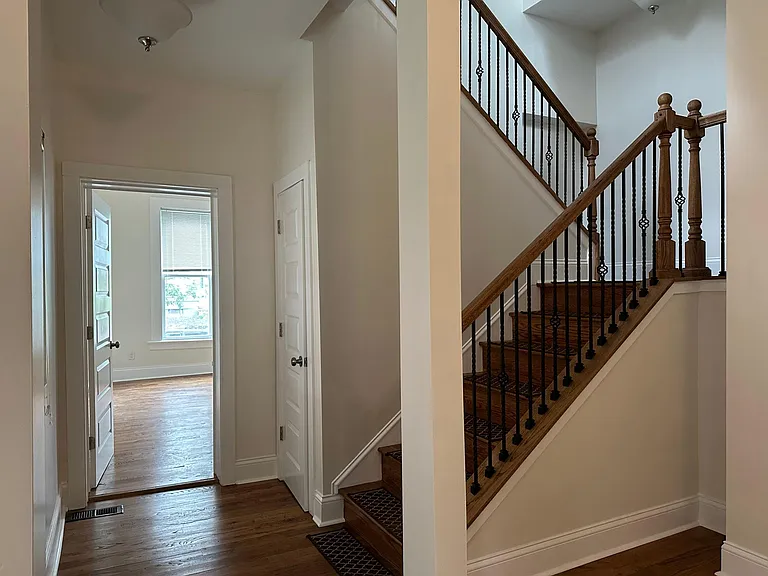 217 Washington Ave — Photo 4