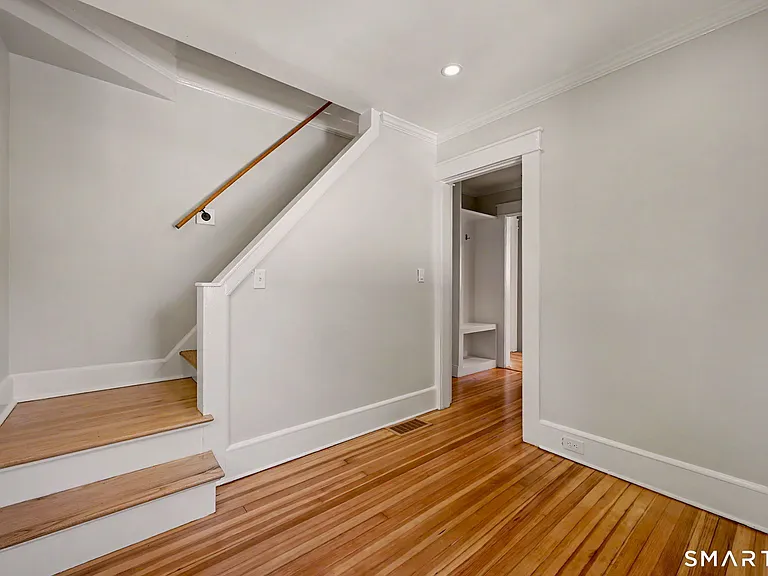4 Highview Ave — Photo 17