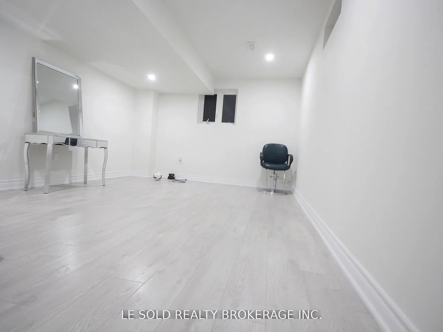 2 bed, $1,600 — Photo 3