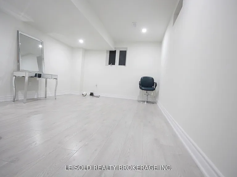 7 Pear Blossom Way #BASEMENT — Photo 3