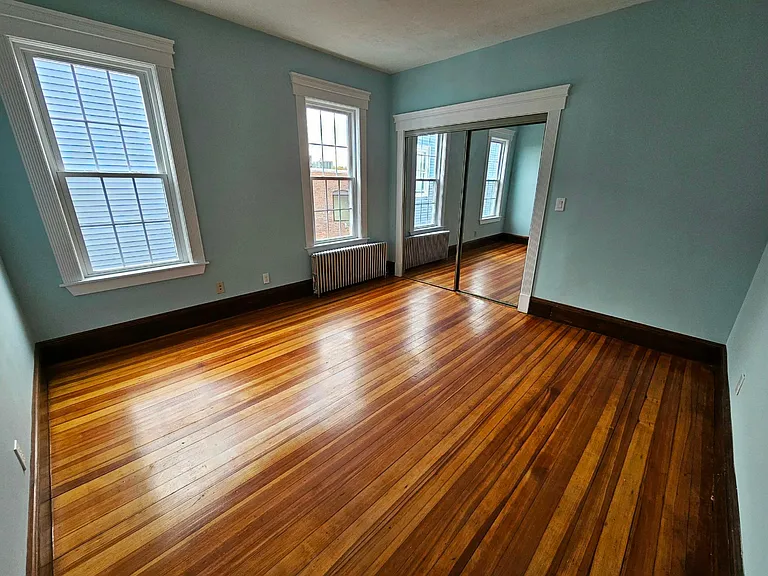 14 Gibson St #3 — Photo 6