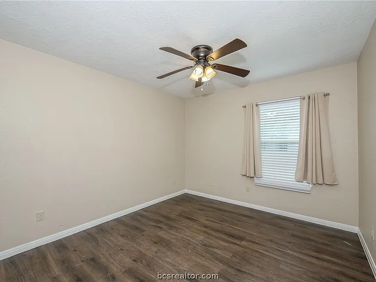 519 Chappel St — Photo 16